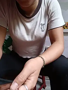 wella-cute live cam on StripChat