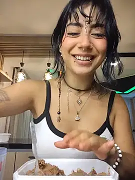 Sarah_Lark- webcam