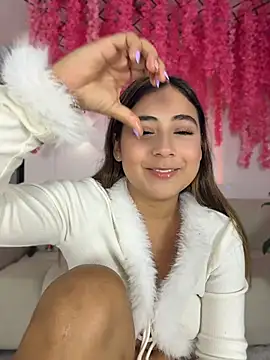MelodyRey__ webcam
