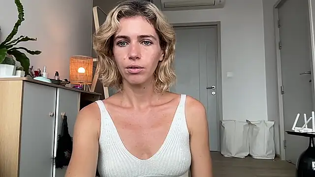 Joy_Adamson webcam