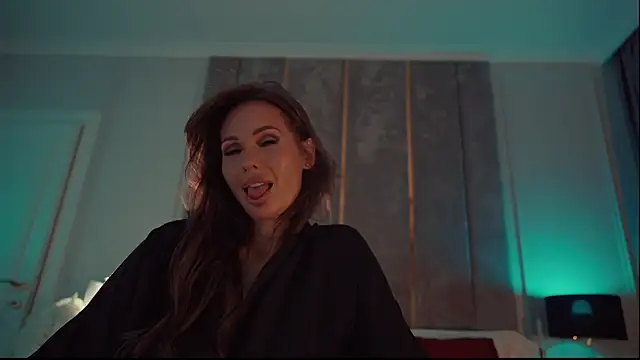 MilaDYstarlight webcam