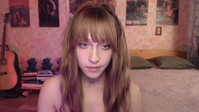 Friendly_Ellie live cam on StripChat