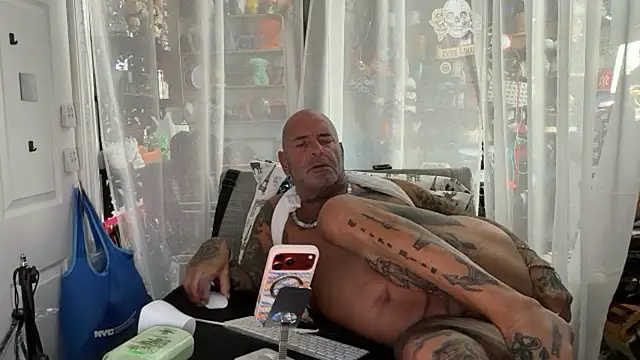 lovetatts64 webcam