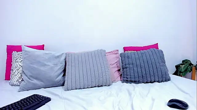 BritnnatyLonze webcam