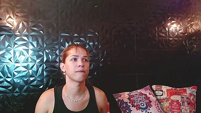 PINK__LOLA1 webcam