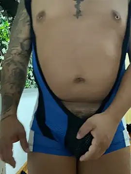 yampol_bear live cam on StripChat