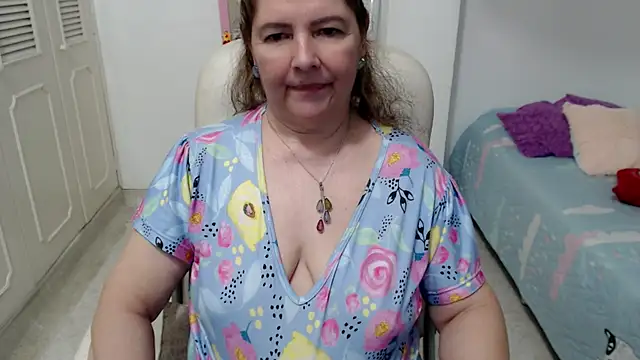 leonela_69 live cam on StripChat