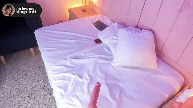 Hillary_Collins1 webcam