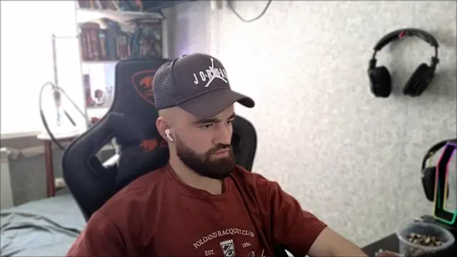 _Serious_Man webcam