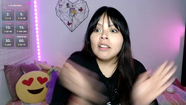 EllieMoonX webcam