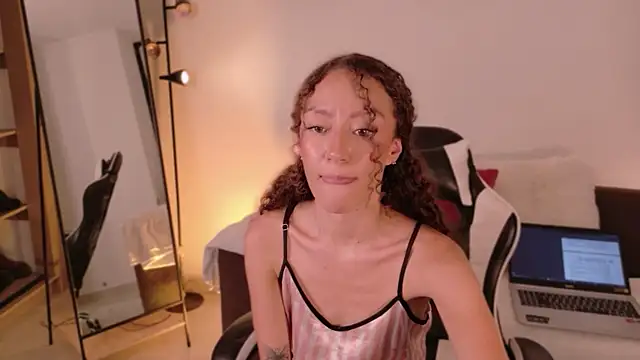 ChloeMoreti webcam