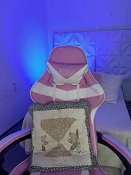 Ivonny_Goldie webcam