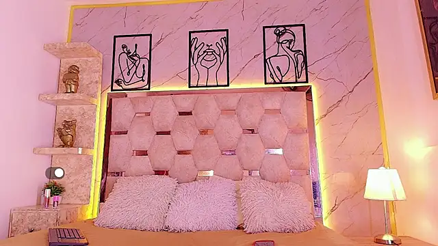 Nina_Strauss webcam