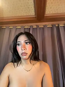 hugecock_tamira live cam on StripChat