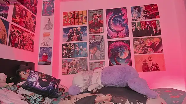 MissCurvyTop webcam