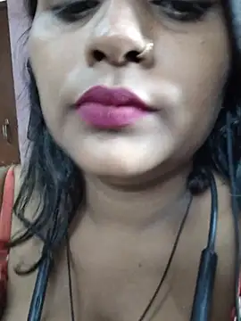 Jasmine_Januja webcam