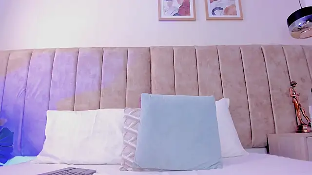 AgathaSavage webcam