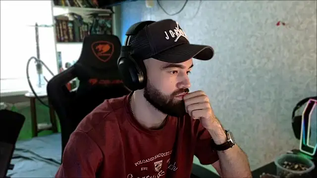 _Serious_Man webcam