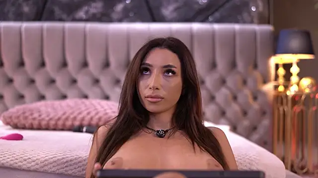 GinaValentinna live webcam show