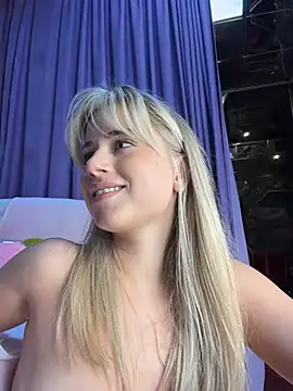 NinaVerse live cam on StripChat