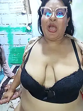 celeste122595 live cam on StripChat