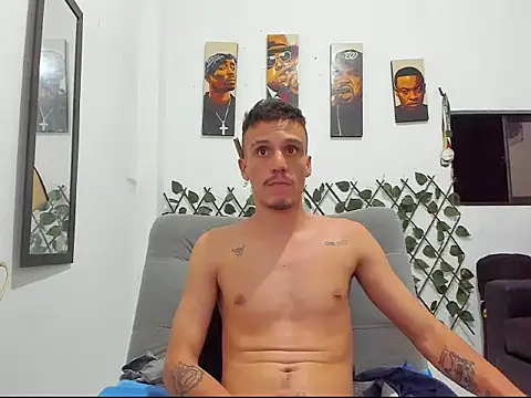 Latins_Boss webcam