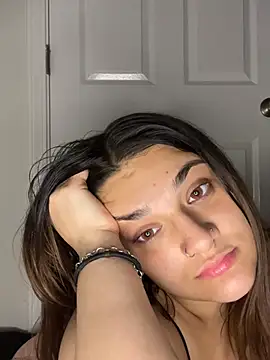 treasurebabii live webcam show