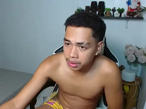 curlyasian_njxx webcam