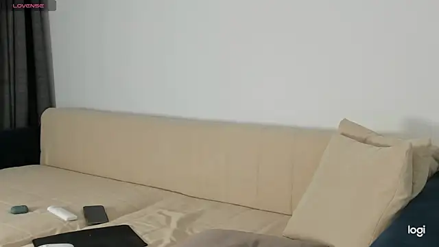AmelinaLove webcam