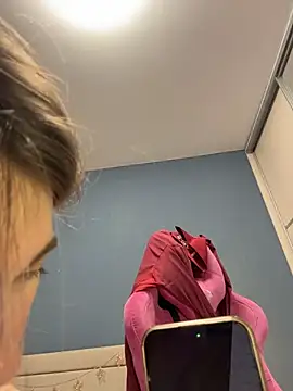 KiraGhostFlame webcam