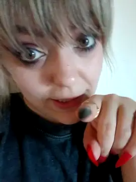 ZoeSkyee live webcam show