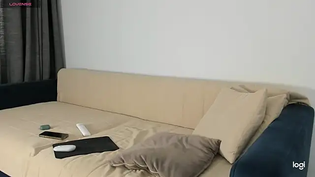 AmelinaLove webcam