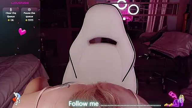 AnnieGOld_ webcam