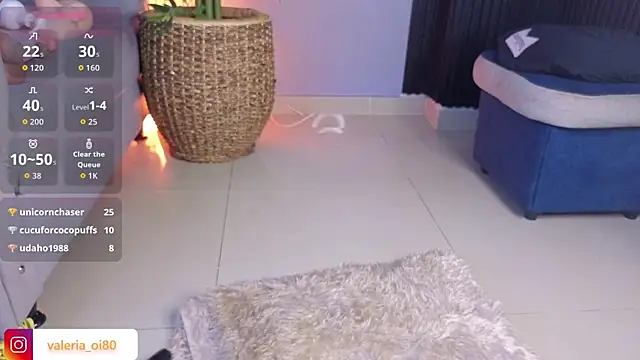Hot_ladyy's room