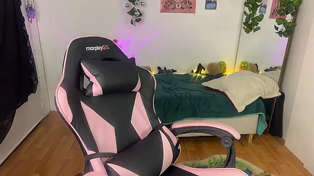 ari_kat webcam