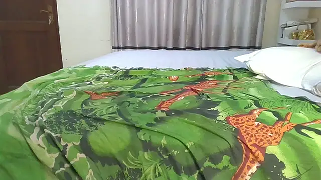 Bubble_Booty_On_Duty live webcam show