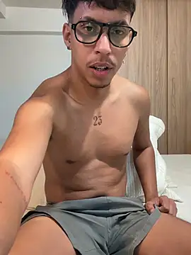jack_frostt - Jack_Frostt's free webcam - UK Sex Cams