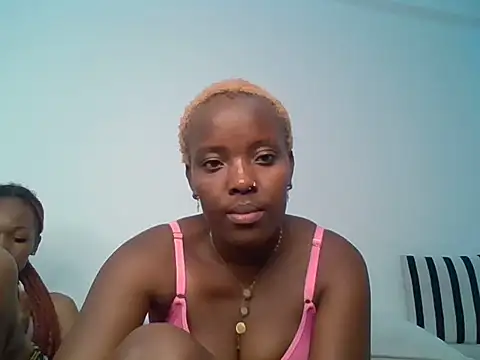 Pinkysmiles webcam