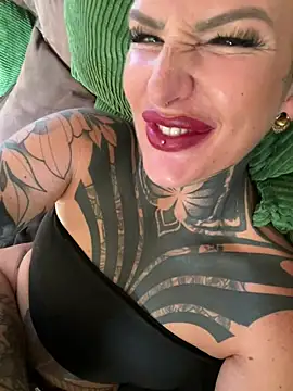 KathaleaNoir Live Webcam on Stripchat