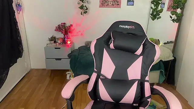 ari_kat webcam