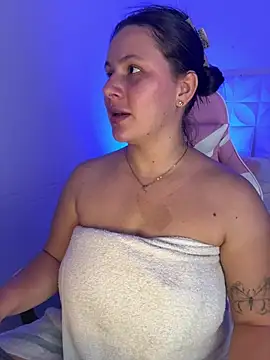 Ivonny_Goldie webcam