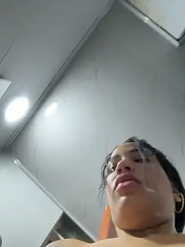 SQUIRTINGQUEEN11 webcam
