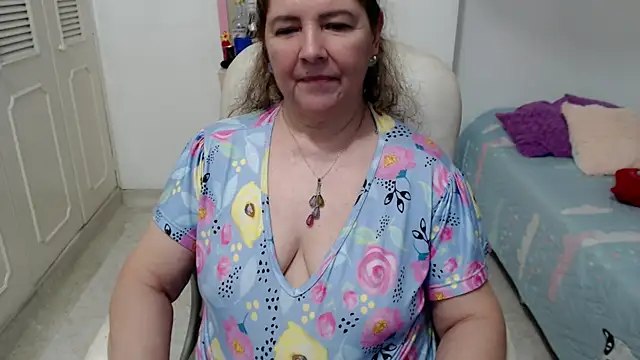 leonela_69 - Leonela_69's free webcam - UK Sex Cams