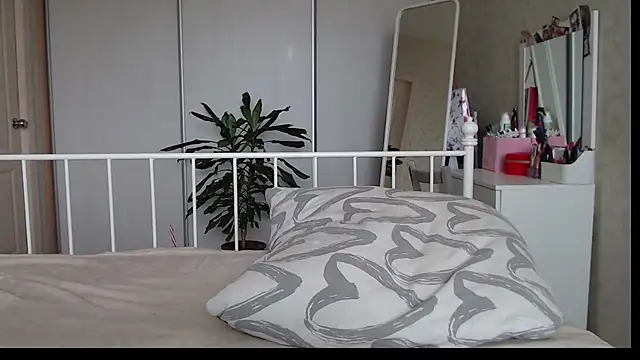 ShyEvaa live cam on StripChat