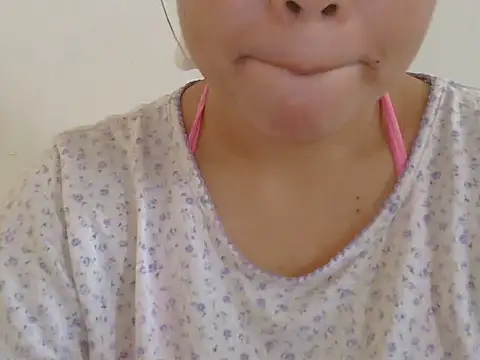 ChubbyButty live cam on StripChat