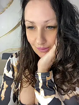 AnnaGrei live cam on StripChat