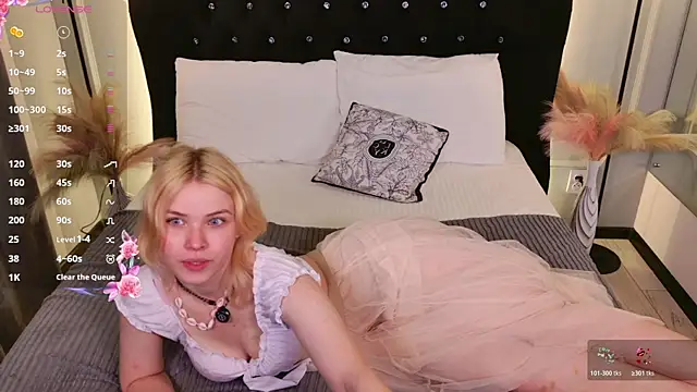 ChloeWells live webcam show