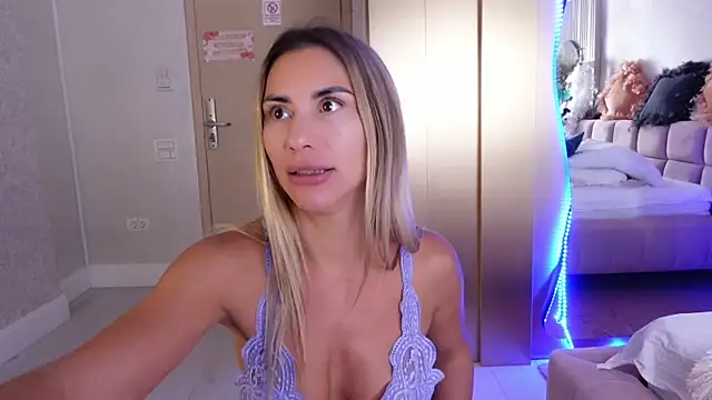 JullyBlair webcam