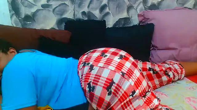 AfricanBigAssxx98 webcam