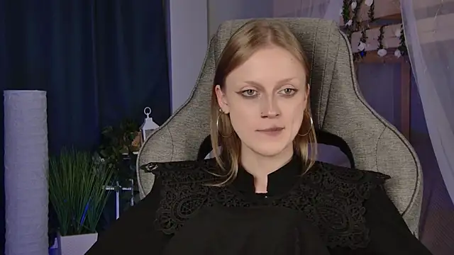 KiraMontoya webcam